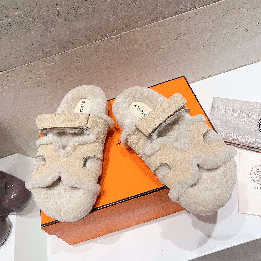 H Fur Strap Sandals