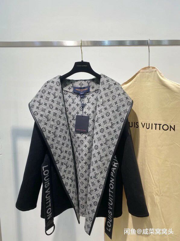 Love Belt Coat