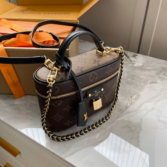 Love Vanity Bag