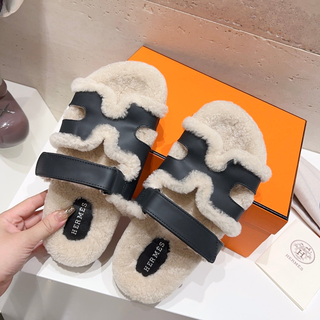H Fur Strap Sandals