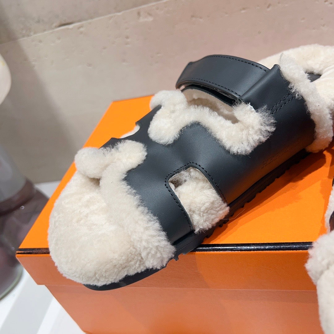 H Fur Strap Sandals