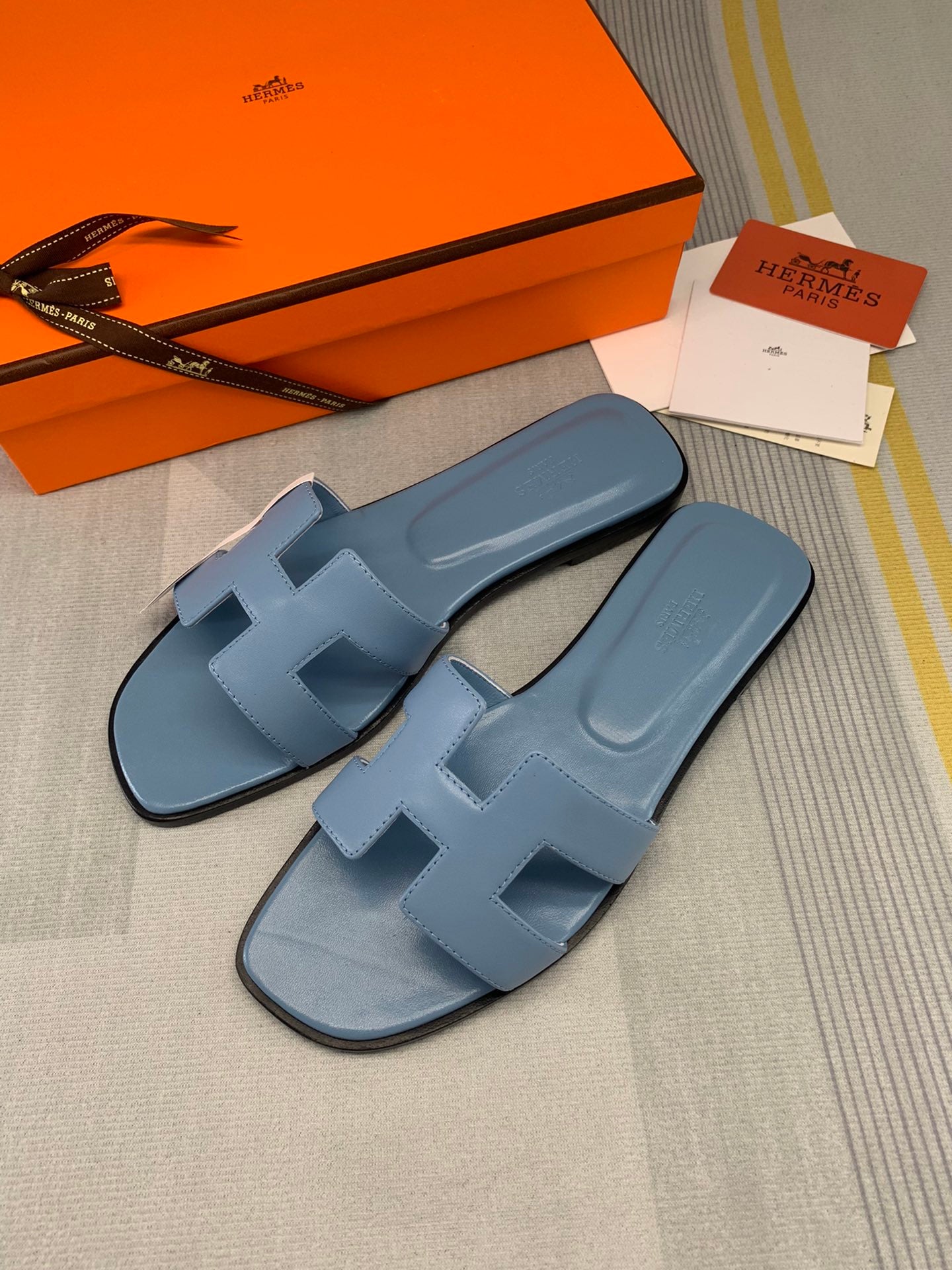 H Premium Sliders Dusty Blue